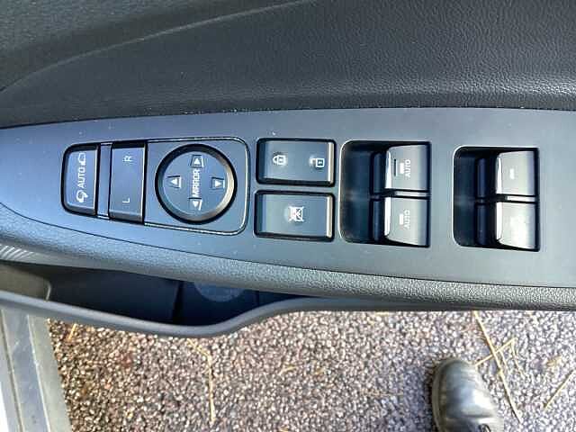 Hyundai TUCSON 1.6 CRDi 48V MHD 136 SE Nav 5dr 2WD DCT Polar White