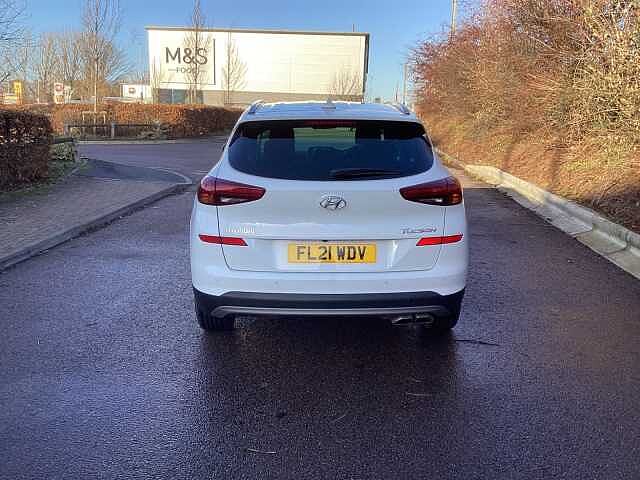 Hyundai TUCSON 1.6 CRDi 48V MHD 136 SE Nav 5dr 2WD DCT Polar White