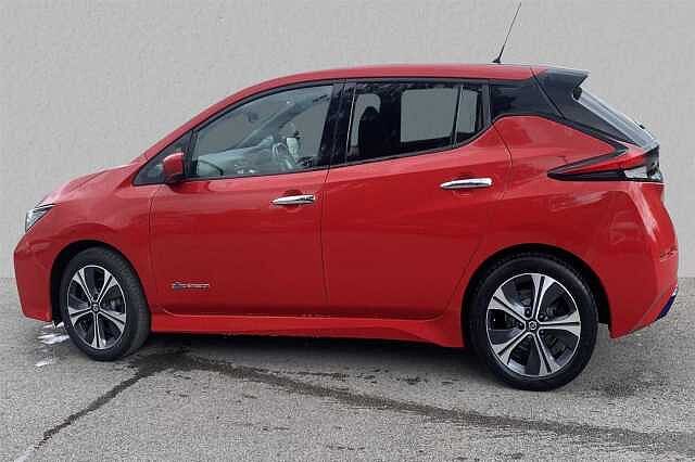 Nissan LEAF E (110kw) Tekna (40kWh) 5 Dr Hatchback Magnetic Red