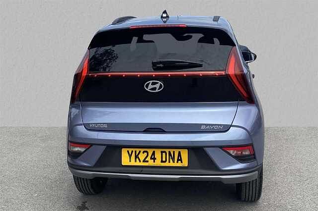 Hyundai BAYON 1.0 T-GDi (100ps) Premium 48 Volt MHEV DCT Pearl - Intense blue