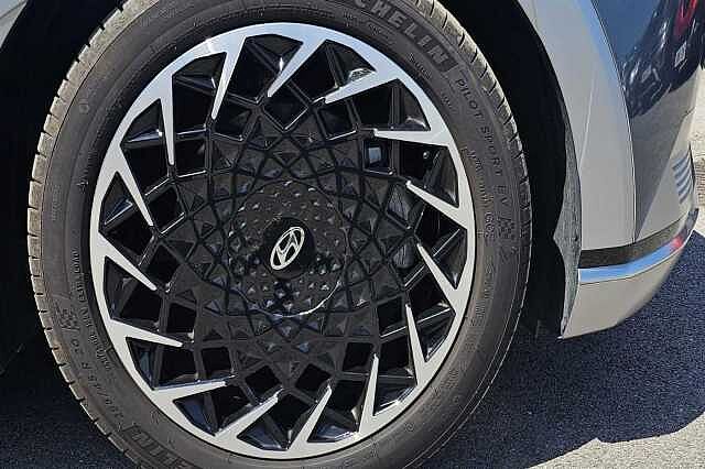 Hyundai IONIQ 5 E (228ps) Namsan Edition 77kWh RWD Mangrove Green
