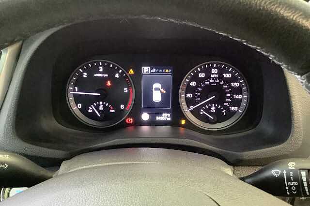 Hyundai TUCSON 1.7 CRDi Blue Drive Premium SE 5dr 2WD DCT White