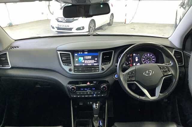 Hyundai TUCSON 1.7 CRDi Blue Drive Premium SE 5dr 2WD DCT White