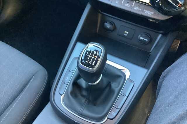 Hyundai Kona T-GDI SE CONNECT MHEV