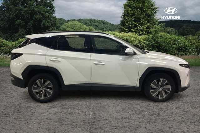 Hyundai TUCSON T-GDI SE CONNECT White