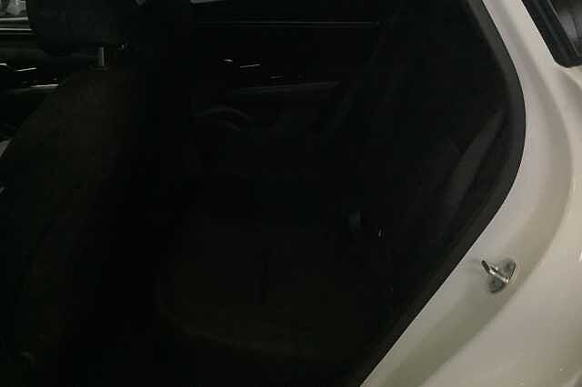 Hyundai TUCSON T-GDI SE CONNECT White