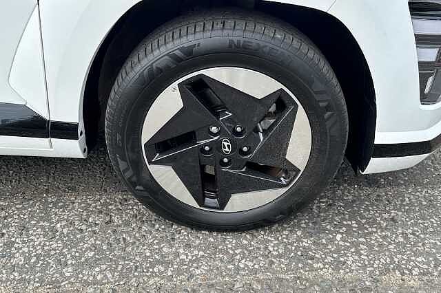 Hyundai KONA 160kW Advance 65kWh 5dr Auto Serenity White