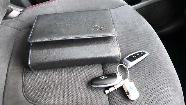 Hyundai TUCSON 1.6 TGDi Plug-in Hybrid N Line 5dr 4WD Auto Estate Red