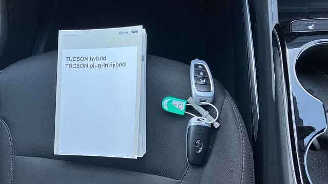 Hyundai TUCSON 1.6 TGDi Hybrid 230 Premium 5dr 2WD Auto Hybrid Estate Black