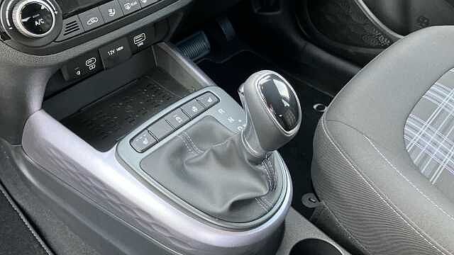 Hyundai I10 1.2 [79] Premium 5dr Auto [Nav] Petrol Hatchback Blue