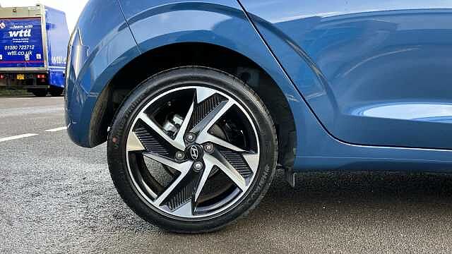 Hyundai I10 1.2 [79] Premium 5dr Auto [Nav] Petrol Hatchback Blue