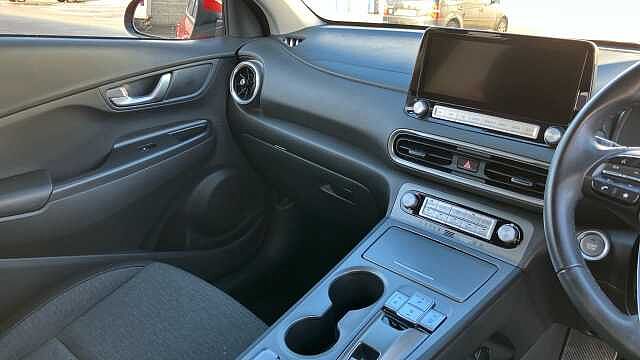 Hyundai KONA 100kW SE Connect 39kWh 5dr Auto Electric Hatchback Red