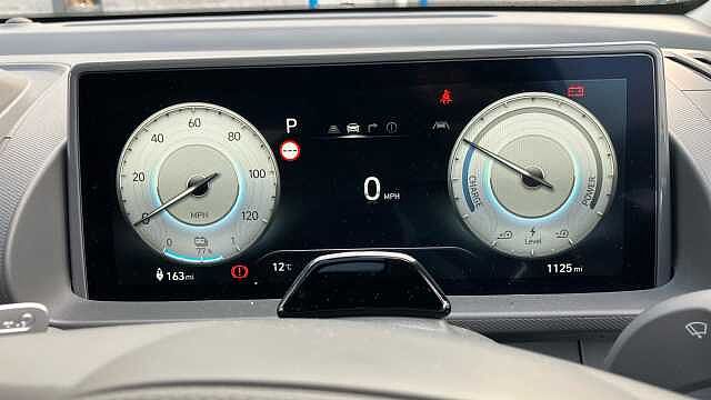 Hyundai INSTER 85kW Cross 49kWh 5dr Auto Electric Hatchback Pearl - Abyss Black