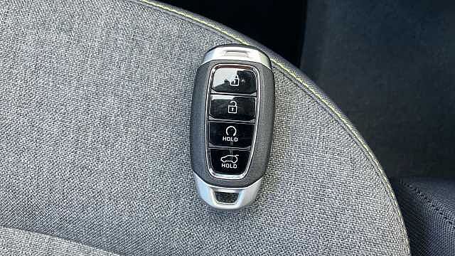 Hyundai INSTER 85kW Cross 49kWh 5dr Auto Electric Hatchback Pearl - Abyss Black