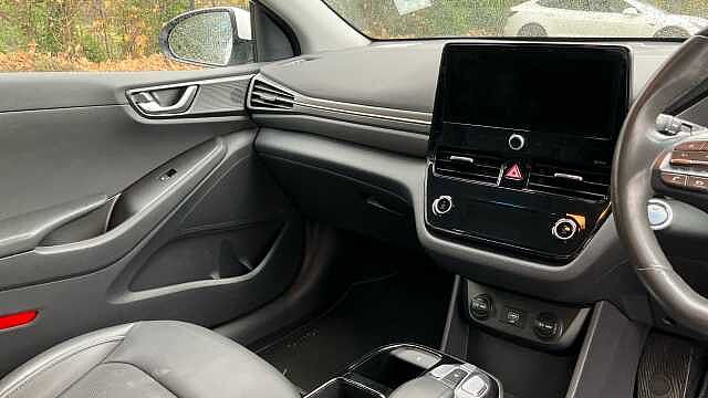 Hyundai IONIQ 100kW Premium SE 38kWh 5dr Auto Electric Hatchback White