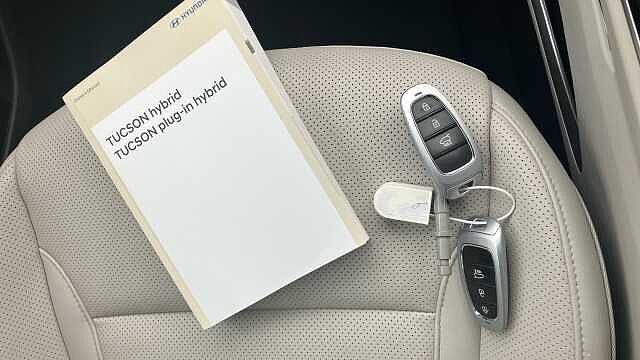 Hyundai TUCSON 1.6 TGDi Hybrid 230 Ultimate 5dr 2WD Auto Hybrid Estate Red