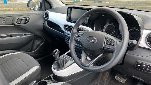 Hyundai i10 1.0 MPi Premium 5dr Auto Petrol Hatchback