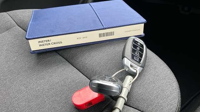 Hyundai INSTER 85kW 02 49kWh 5dr Auto Electric Hatchback Green