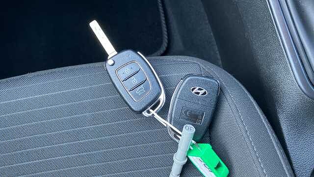 Hyundai i20 1.0T GDi 48V MHD SE Connect 5dr DCT Petrol Hatchback