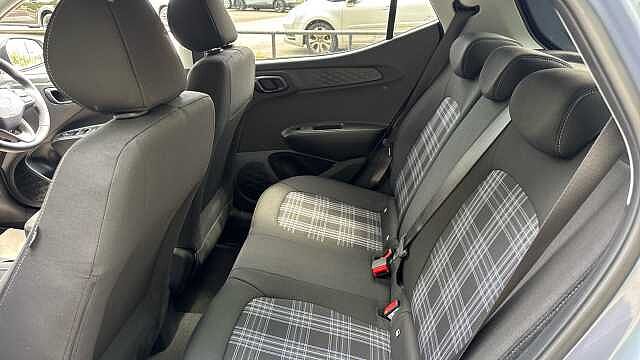 Hyundai i10 1.2 [79] Premium 5dr Auto [Nav] Petrol Hatchback