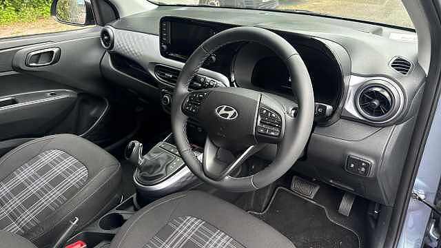 Hyundai i10 1.2 [79] Premium 5dr Auto [Nav] Petrol Hatchback