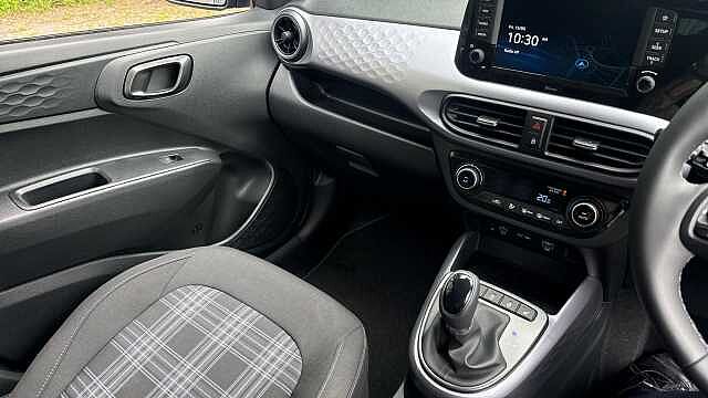 Hyundai i10 1.2 [79] Premium 5dr Auto [Nav] Petrol Hatchback