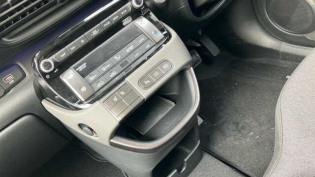 Hyundai INSTER 85kW 02 49kWh 5dr Auto Electric Hatchback Pearl - Abyss Black