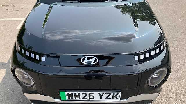 Hyundai INSTER 85kW 02 49kWh 5dr Auto Electric Hatchback Pearl - Abyss Black