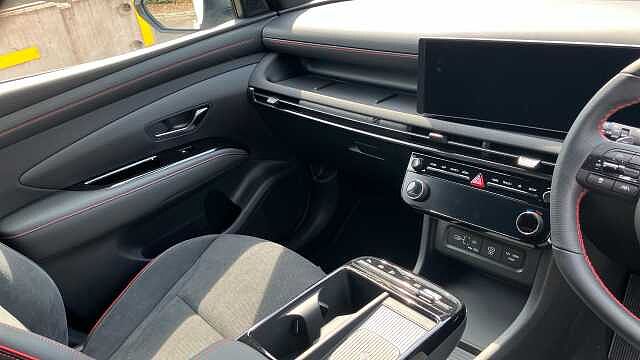 Hyundai TUCSON 1.6T 239 Hybrid N Line 5dr Auto Hybrid Estate Pearl - Serenity White
