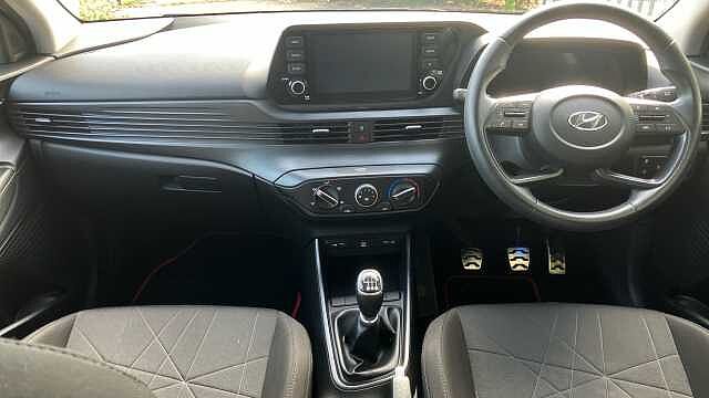 Hyundai BAYON 1.0 TGDi 48V MHEV SE Connect 5dr Petrol Hatchback Red