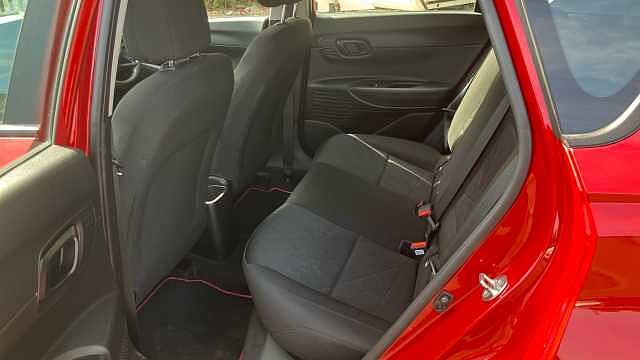 Hyundai BAYON 1.0 TGDi 48V MHEV SE Connect 5dr Petrol Hatchback Red