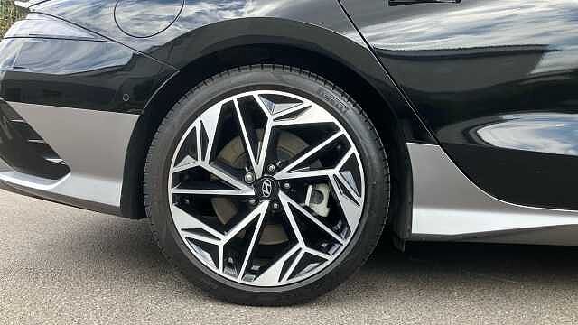 Hyundai IONIQ 6 239kW Ultimate 77kWh 4dr AWD Auto Electric Saloon