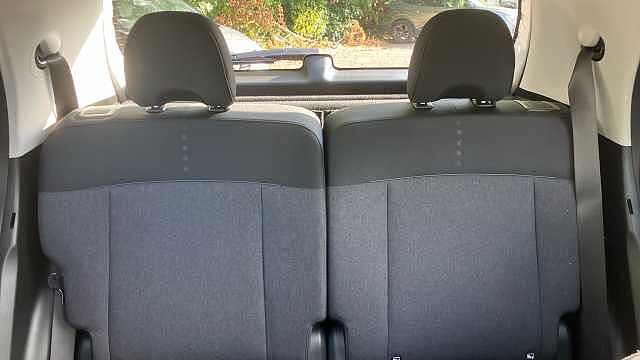 Hyundai INSTER 85kW 02 49kWh 5dr Auto Electric Hatchback