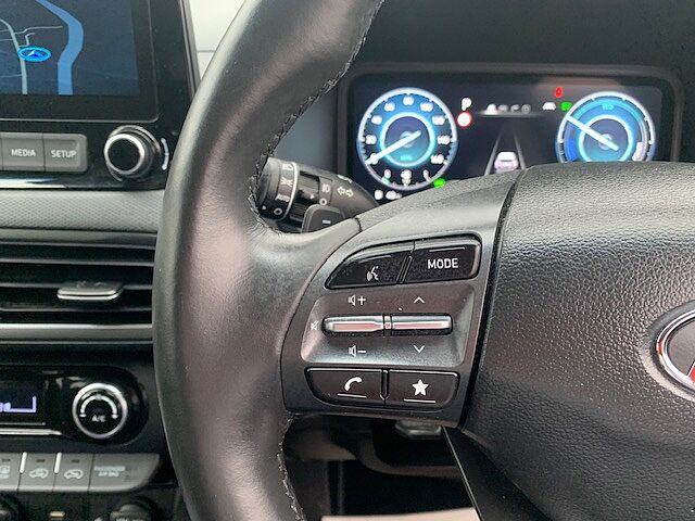 Hyundai KONA 1.6 GDi Hybrid Premium 5dr DCT Red