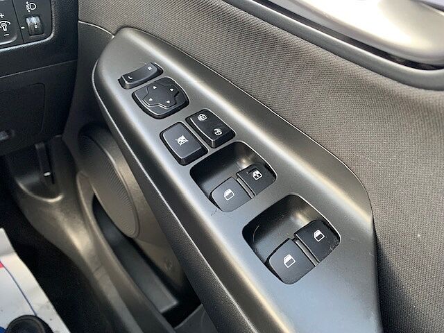 Hyundai KONA 1.0 TGDi 48V MHEV SE Connect 5dr Red