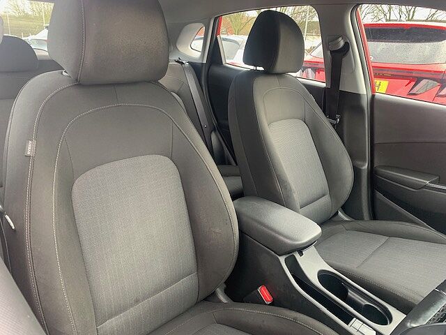 Hyundai KONA 1.6 GDi Hybrid SE Connect 5dr DCT Red