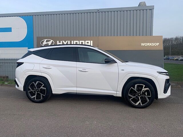 Hyundai TUCSON 1.6T Plug-in Hybrid N Line 5dr Auto White
