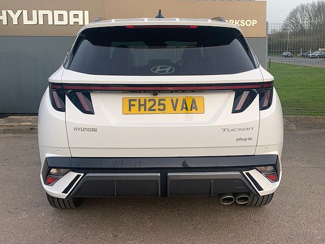 Hyundai TUCSON 1.6T Plug-in Hybrid N Line 5dr Auto White