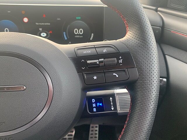 Hyundai TUCSON 1.6T Plug-in Hybrid N Line 5dr Auto White