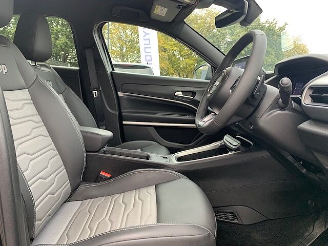 Jeep Avenger 1.2 E-AWD e-Hybrid Upland 5dr DCT