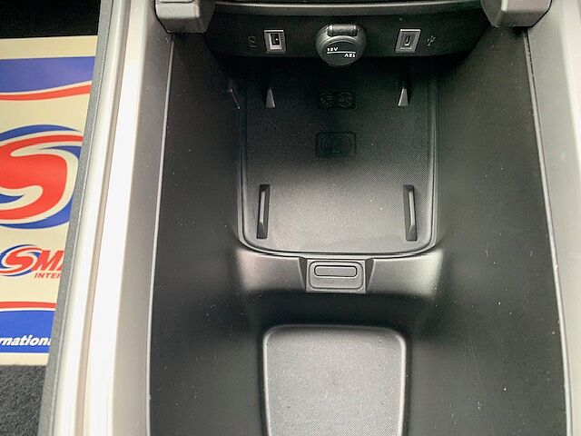 Jeep Avenger 1.2 E-AWD e-Hybrid Upland 5dr DCT