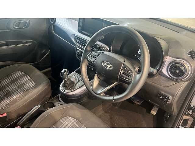 Hyundai i10 1.0 MPi Premium 5dr Auto