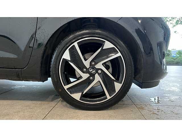 Hyundai i10 1.0 MPi Premium 5dr Auto