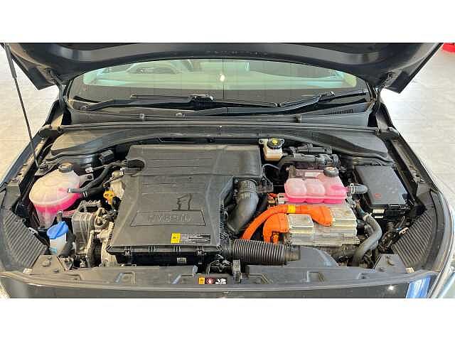 Hyundai Ioniq 1.6 GDi Hybrid Premium SE 5dr DCT
