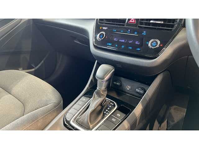Hyundai Ioniq 1.6 GDi Hybrid Premium SE 5dr DCT