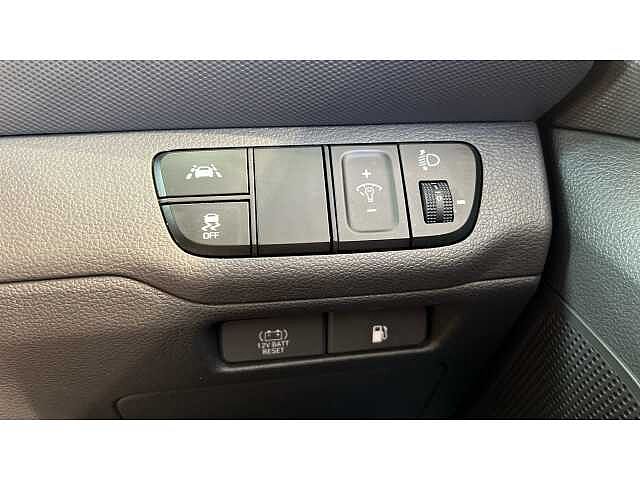 Hyundai Ioniq 1.6 GDi Hybrid Premium SE 5dr DCT