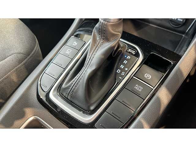 Hyundai Ioniq 1.6 GDi Hybrid Premium SE 5dr DCT