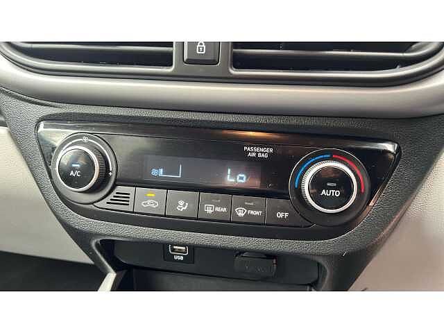 Hyundai i10 I10 1.0 MPi Premium 5dr Auto