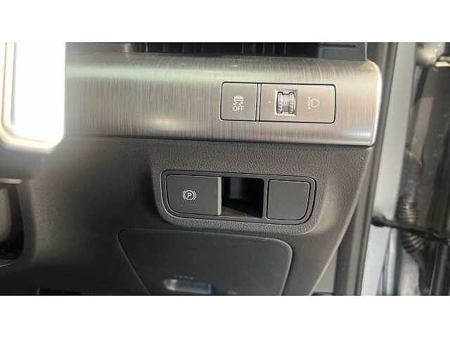 Hyundai KONA KONA 160kW Advance 65kWh 5dr Auto SILVER