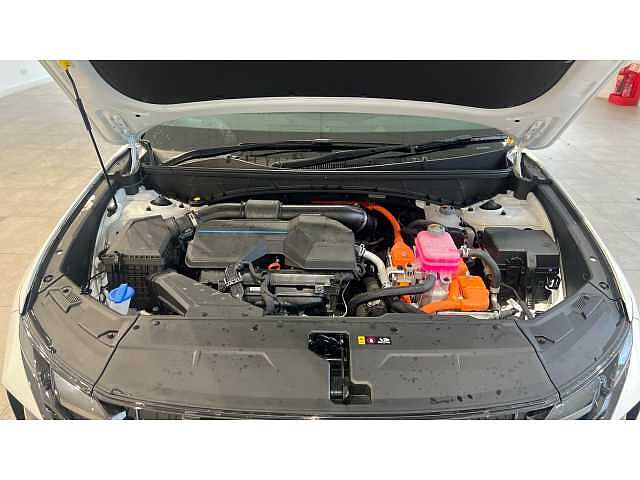 Hyundai TUCSON Tucson 1.6T Hybrid 215ps Advance AU Atlas White